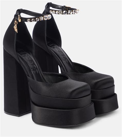 scarpe versace medusa imitazione|versace medusa platform pumps.